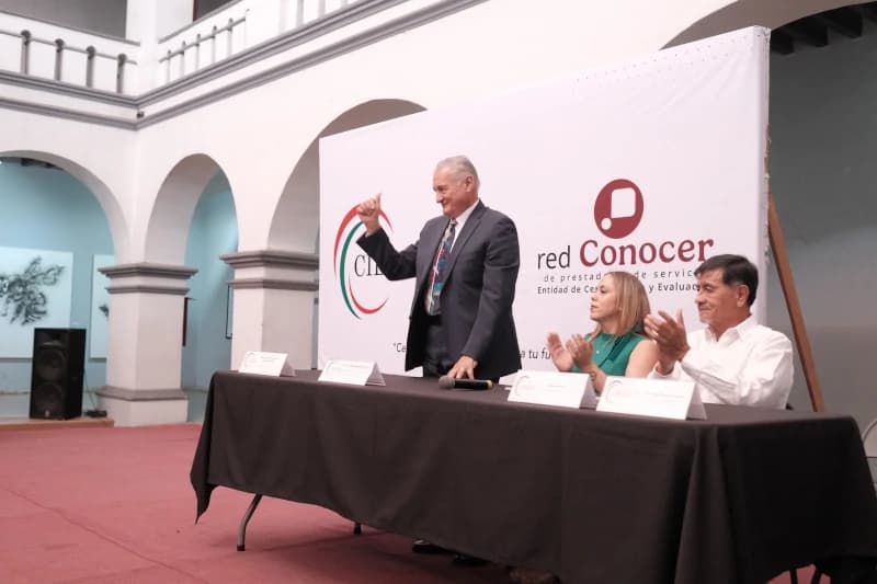 Primera generación de especialistas certificados CIECEL — imagen 2